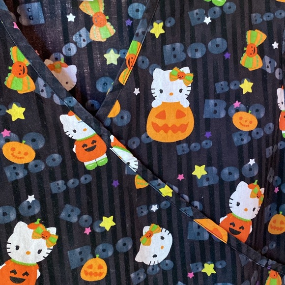 Hello Kitty by Sanrio scrub top, Halloween scrub top, women’s size medium - Picture 5 of 10